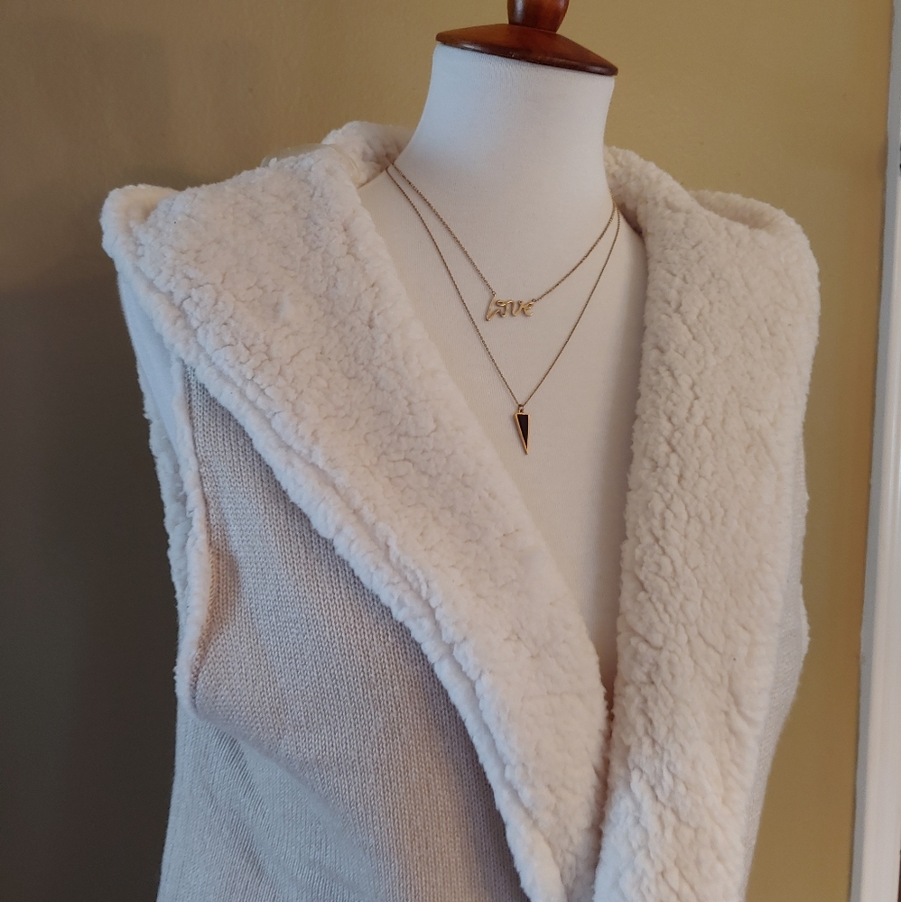 WARM OPEN FRONT SLEEVELESS HOODED VEST LARGE - Picture 2 of 7